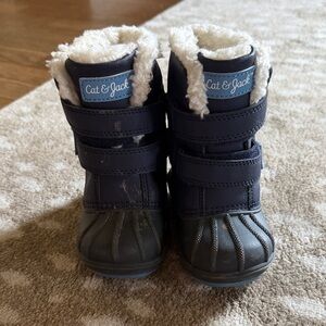 Cat & Jack Navy and White Faux-Fur Strap Snow Boots